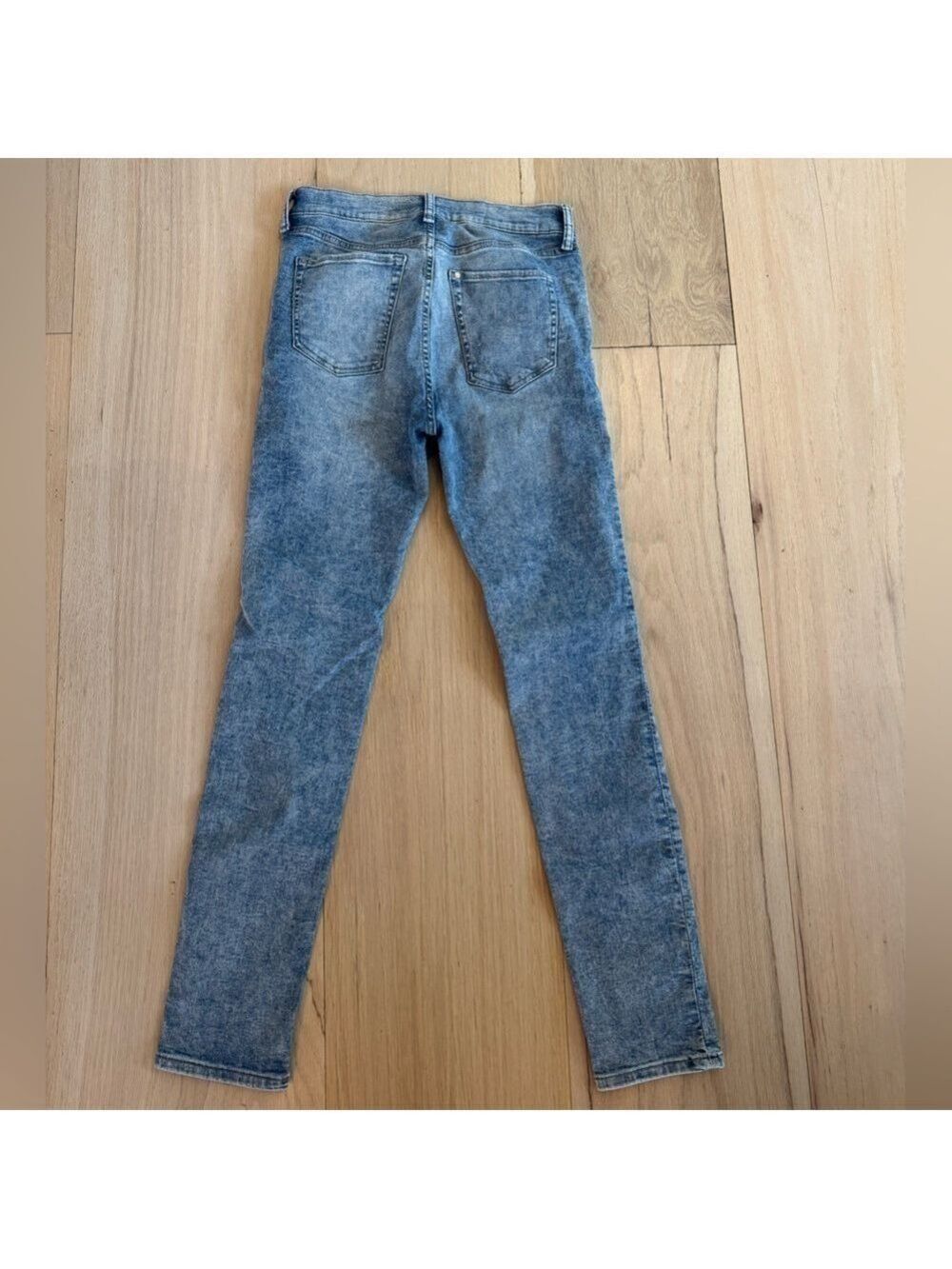 H&M Skinny Coupe Moulante Jeans Light to Medium Wash Size 31/32 - Picture 3 of 5